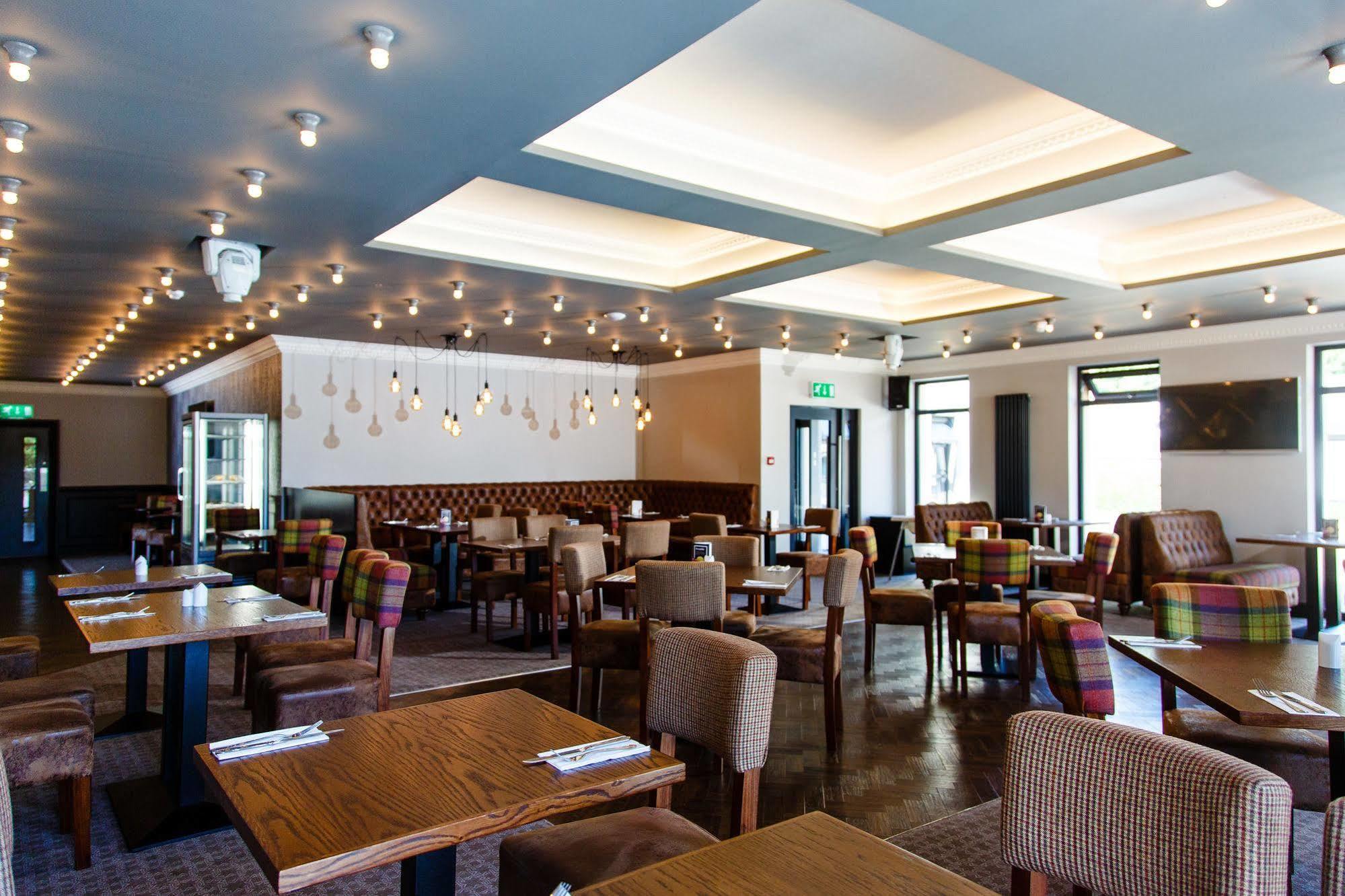 Adamson Hotel Dunfermline Extérieur photo