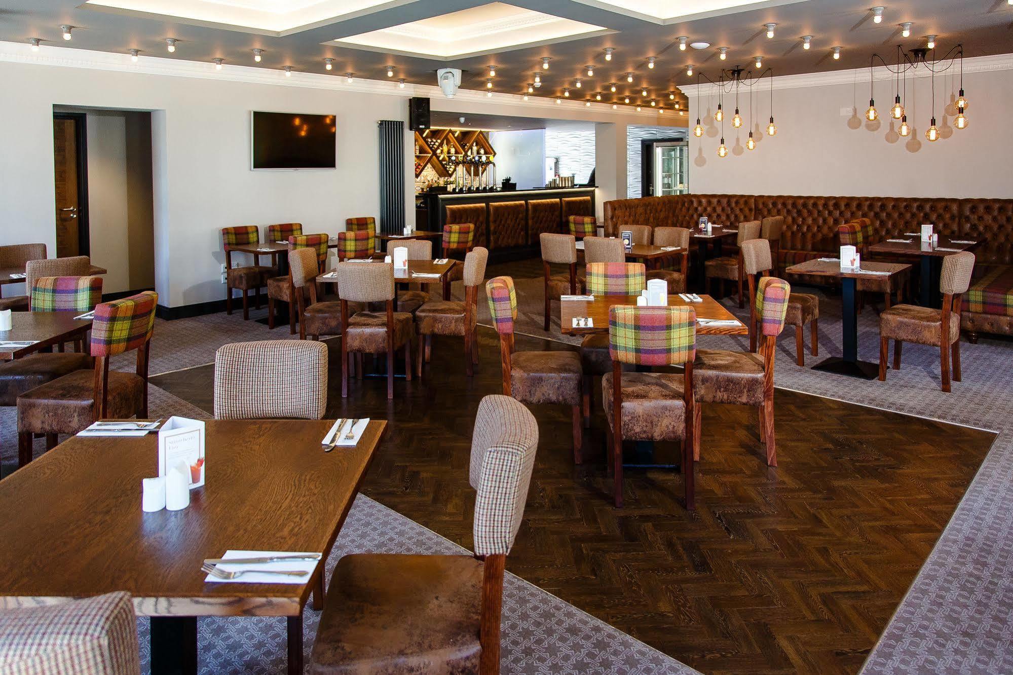 Adamson Hotel Dunfermline Extérieur photo