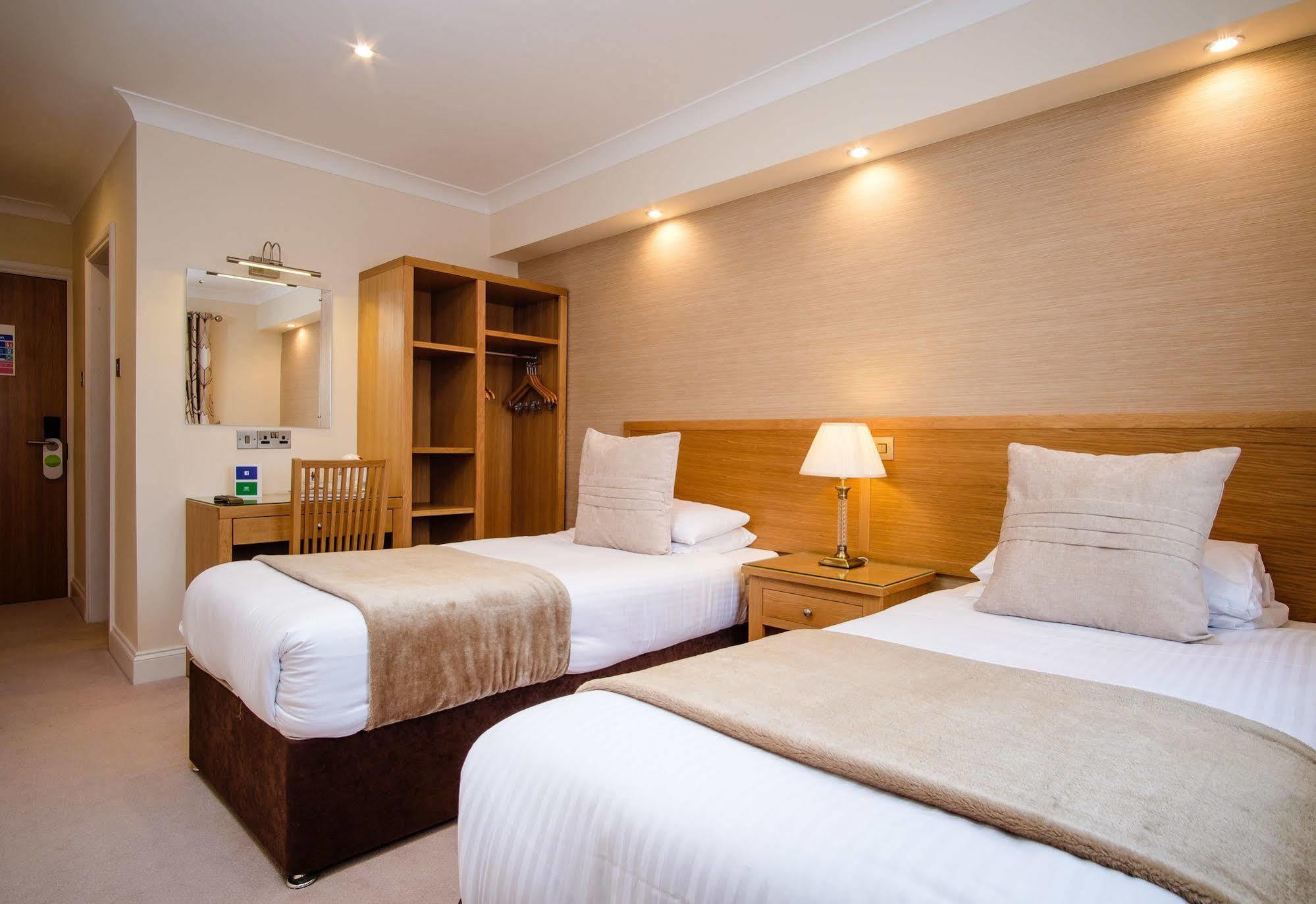 Adamson Hotel Dunfermline Extérieur photo