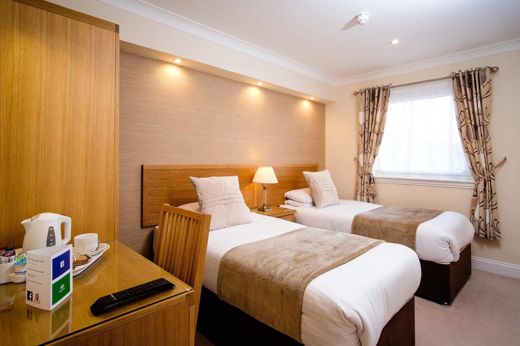 Adamson Hotel Dunfermline Extérieur photo